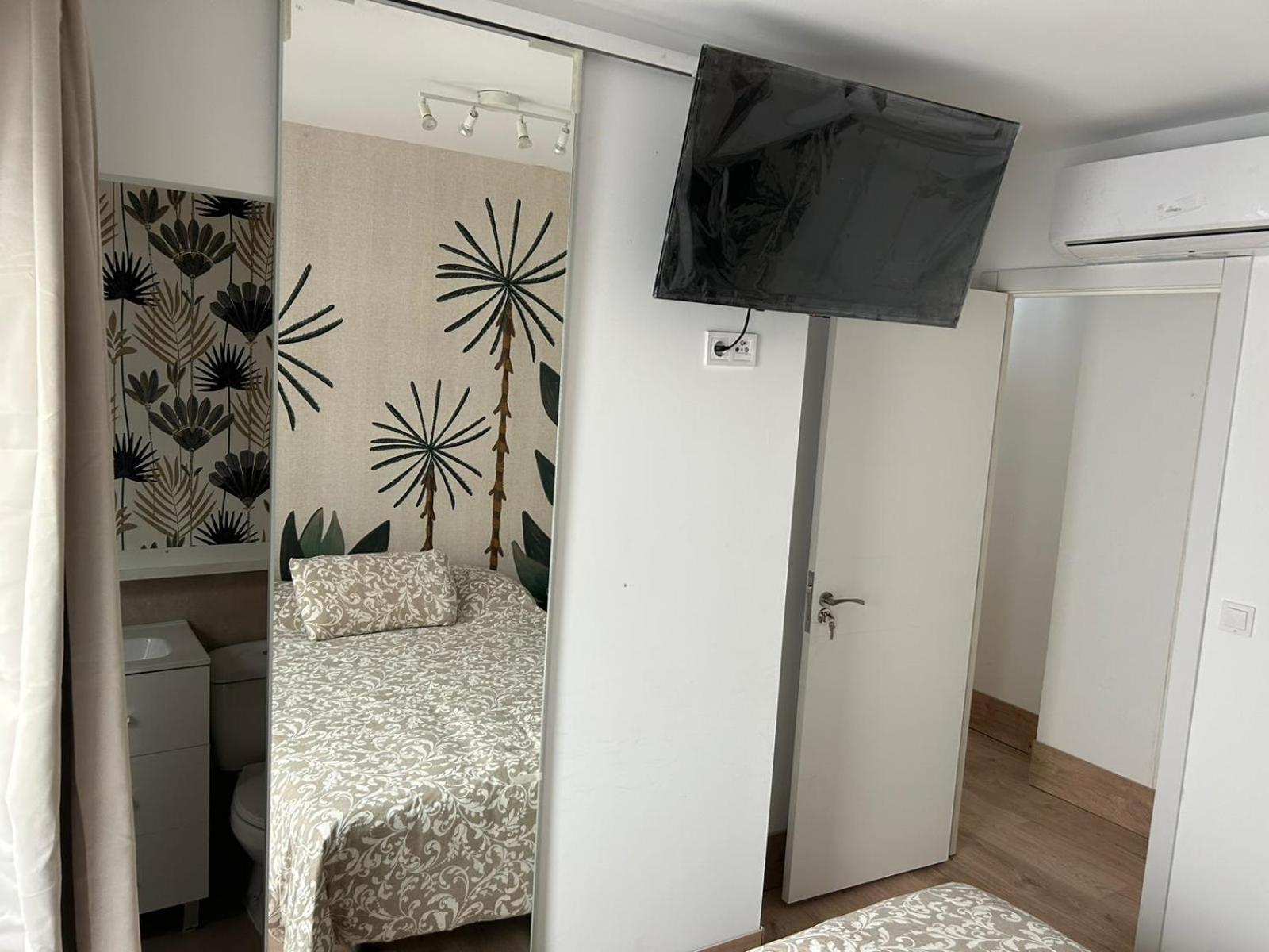 La Maison Del Mar Guest House Malaga Exterior photo